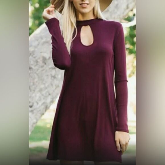 Fortune+Ivy Women’s Burgundy Keyhole Soft
Brushed Fleece Dress. Size Small - Picture 1 of 9